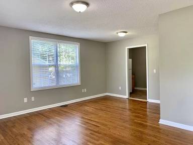 Main picture of 1302 Vogue Hill Rd