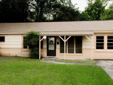 Main picture of 137 Country Club Cir