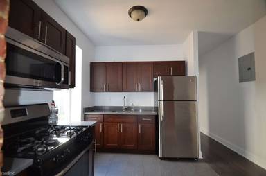 Main picture of 174 W 137th St