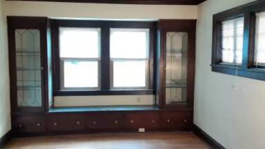 Main picture of 4121 E 71st St