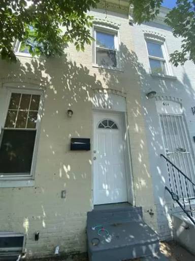 Main picture of 604 N Montford Ave