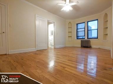 Main picture of 4829 N Damen Ave