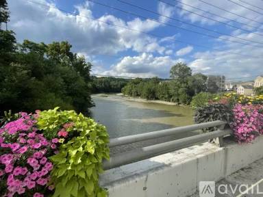 Main picture of 25 Laurel Ave