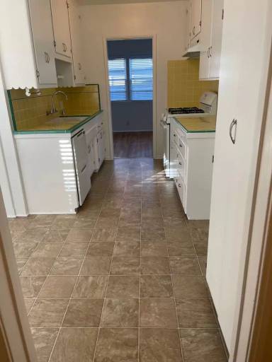 Main picture of 6443 Wynkoop St