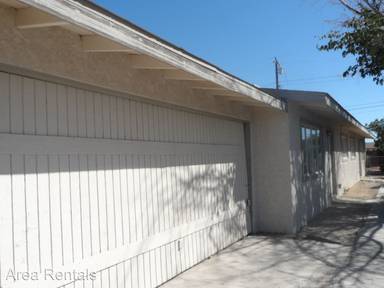 Main picture of 900 E Navajo St