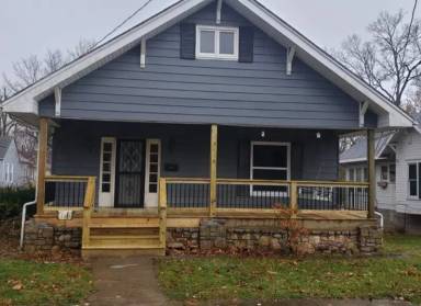 Main picture of 810 W 15th St