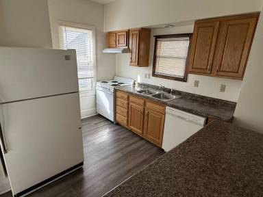 Main picture of 213 4th St NE