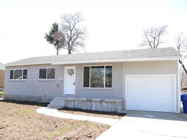 Main picture of 1002 E Platinum Way