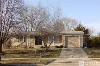 Main picture of 717 Keswick Dr