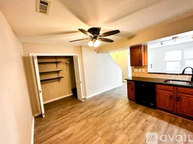 Main picture of 1722 Wilcox Ln