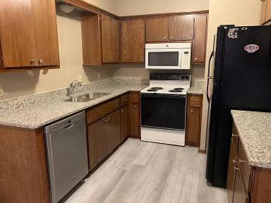 Main picture of 120 Vinita Dr