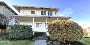 Main picture of 3202 Grand Ave