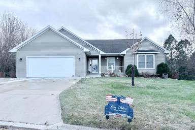 Main picture of 1405 Emery Cir