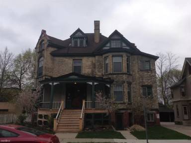 Main picture of 121 Madison Ave SE