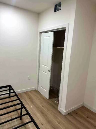 Main picture of 1518 W Lehigh Ave