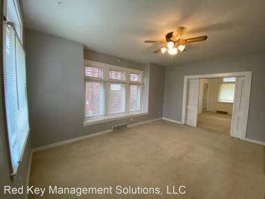 Main picture of 130 S Bryant Ave