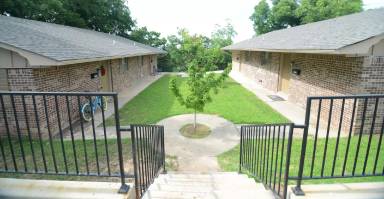 Main picture of 1207 E 9th St