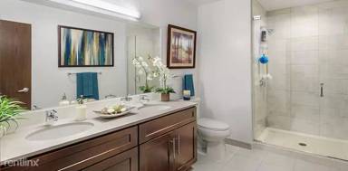 Main picture of 1458 N Halsted St