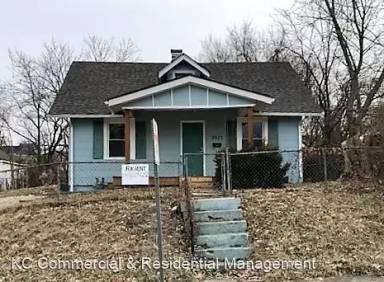 Main picture of 3925 Springfield St
