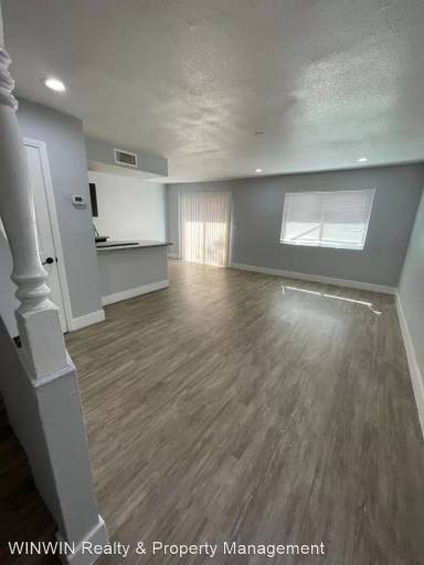 Main picture of 5105 Golden Ln