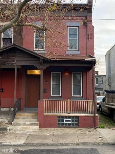 Main picture of 1136 W Glenwood Ave