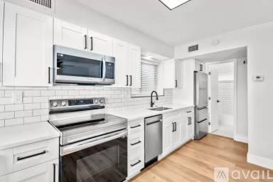 Main picture of 300 S Nimbus Ave