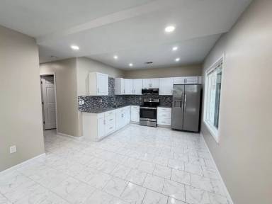 Main picture of 921 Brentwood Ave