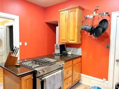 Main picture of 2338 NW Hoyt St