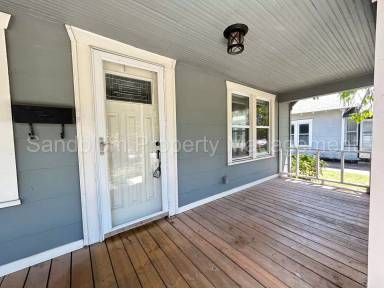 Main picture of 219 S College Ave