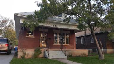 Main picture of 2124 Monroe Blvd