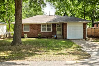 Main picture of 1000 Garver St