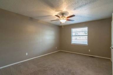 Main picture of 5121 Donnelly Ave