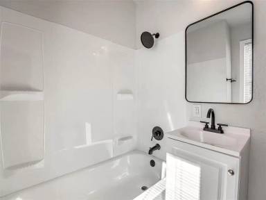 Main picture of 1612 N Villa Ave
