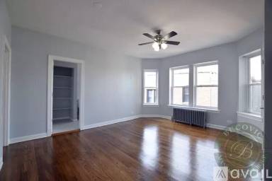 Main picture of 1722 W Juneway Ter