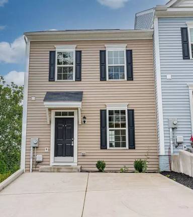 Main picture of 117 Falling Leaf Ln