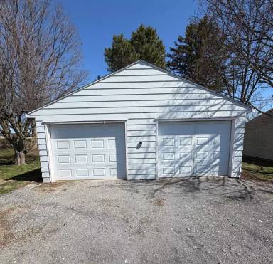 Main picture of 121 Ramblewood Rd