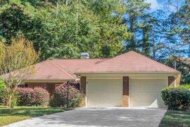 Main picture of 213 Robin Ln