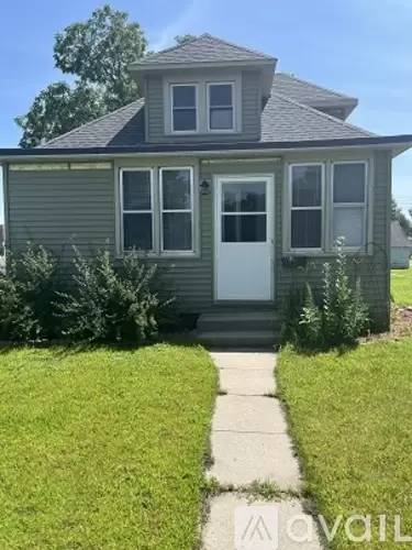 Main picture of 516 15th St N