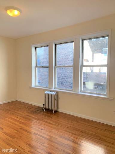 Main picture of 117 W 13th St
