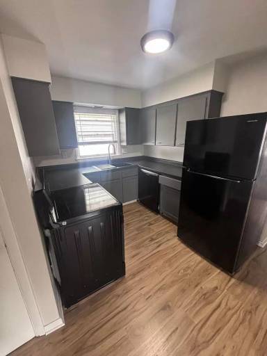Main picture of 1380 O Ave NE