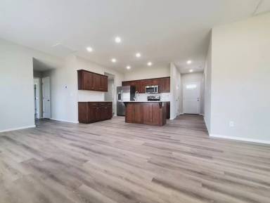 Main picture of 111 E Rosalie