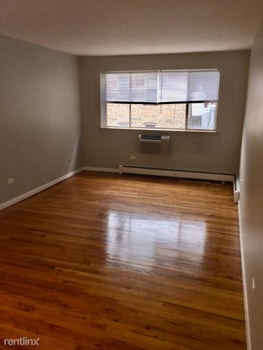 Main picture of 541 W Oakdale Ave