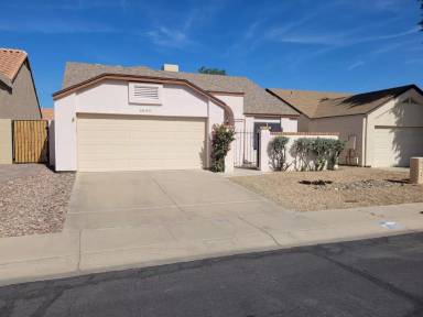Main picture of 6040 W Desert Cove Ave