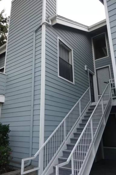 Main picture of 16960 Algonquin St