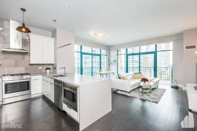 Main picture of 340 West Superior Condos