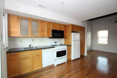Main picture of 2905 W Girard Ave