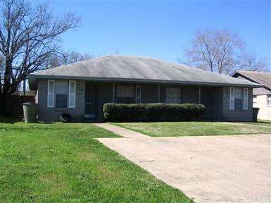 Main picture of 3408 Leon St