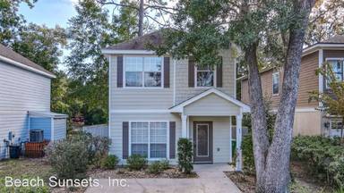 Main picture of 62 Beacon Point Dr