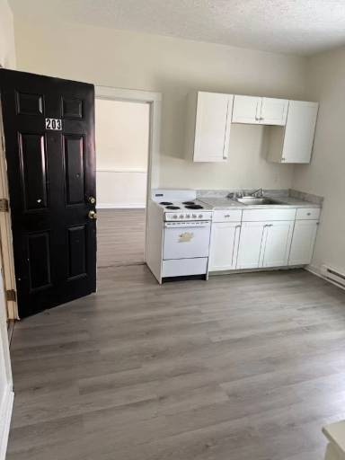 Main picture of 260 N Commerce Ave