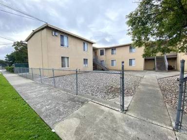 Main picture of 1608 Visalia Ave